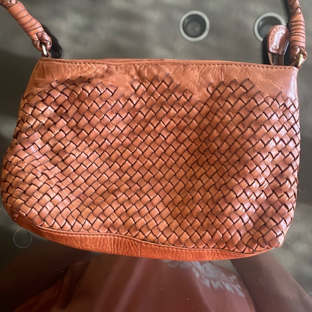 Gorgeous crossbody leather